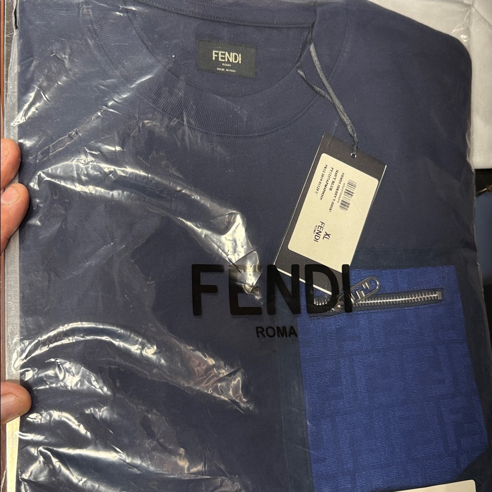 Fendi White T-Shirt with Logo Pocket - Picture 13 of 13